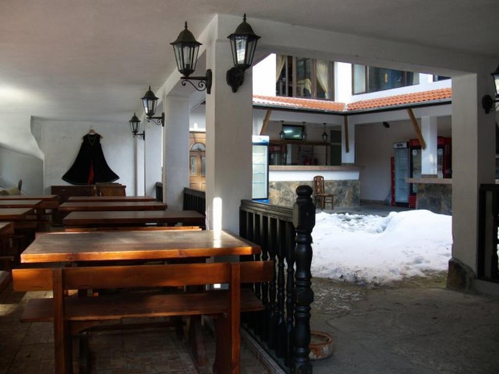 Family Hotel Ilinden Shipkovo  Buitenkant foto