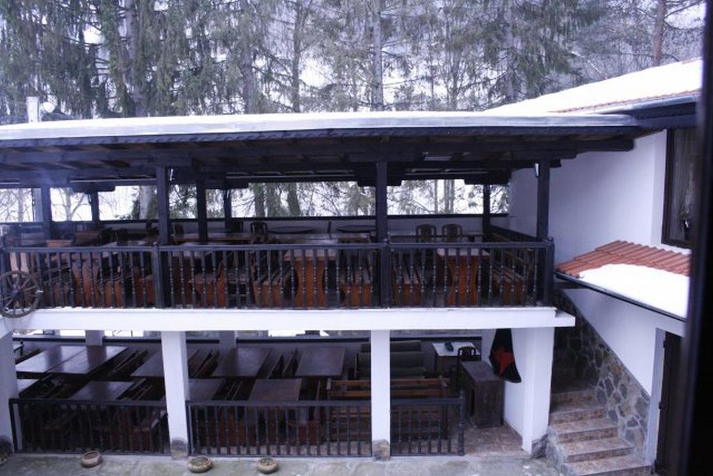 Family Hotel Ilinden Shipkovo  Buitenkant foto